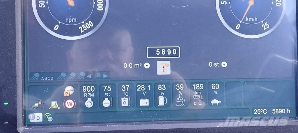 John Deere 1110 G 集運機