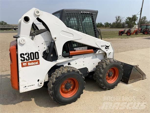 Bobcat S 300 滑移轉向裝載機