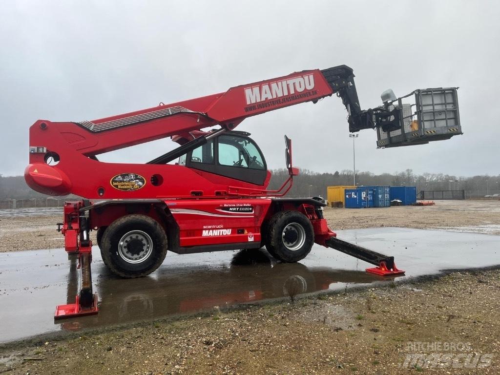 Manitou MRT 3050+ 伸縮臂操作車