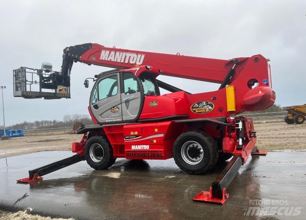 Manitou MRT 3050+ 伸縮臂操作車