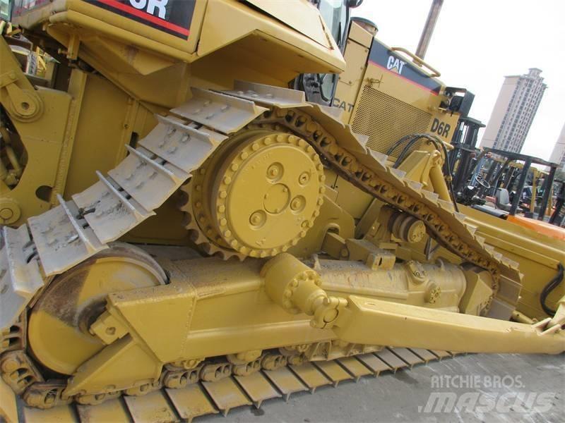 CAT D 6 R 平土機