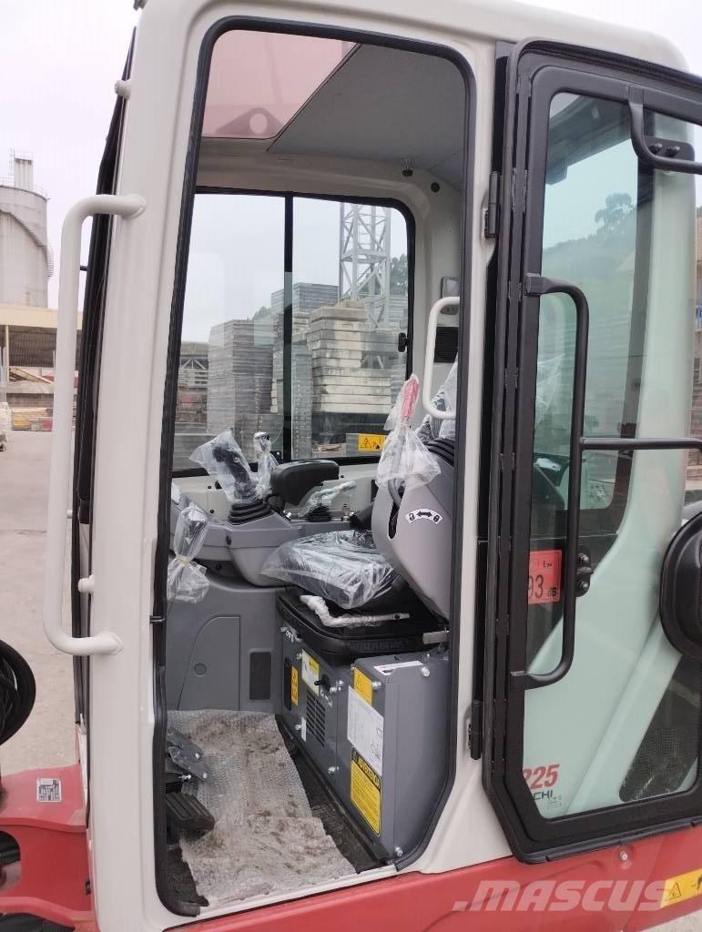 Takeuchi TB 225 小型挖土機/掘鑿機<7t(小型挖掘機)