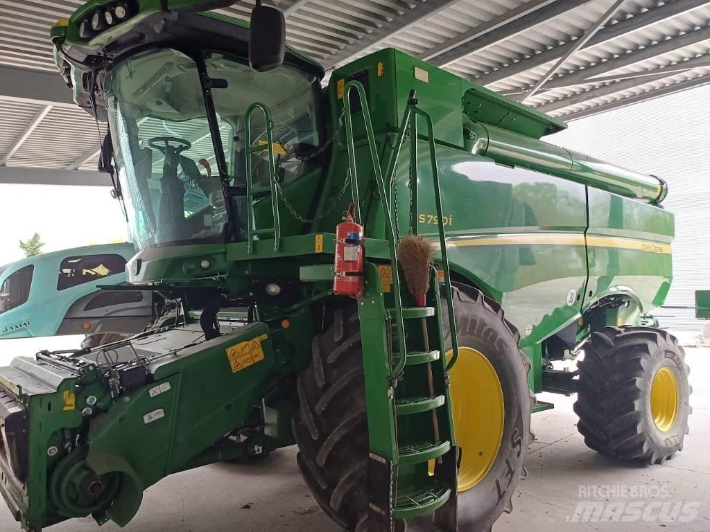 John Deere S790i 聯合收穫機
