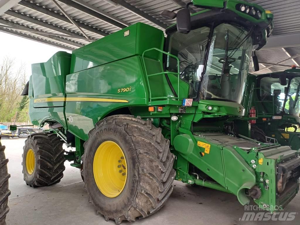 John Deere S790i 聯合收穫機