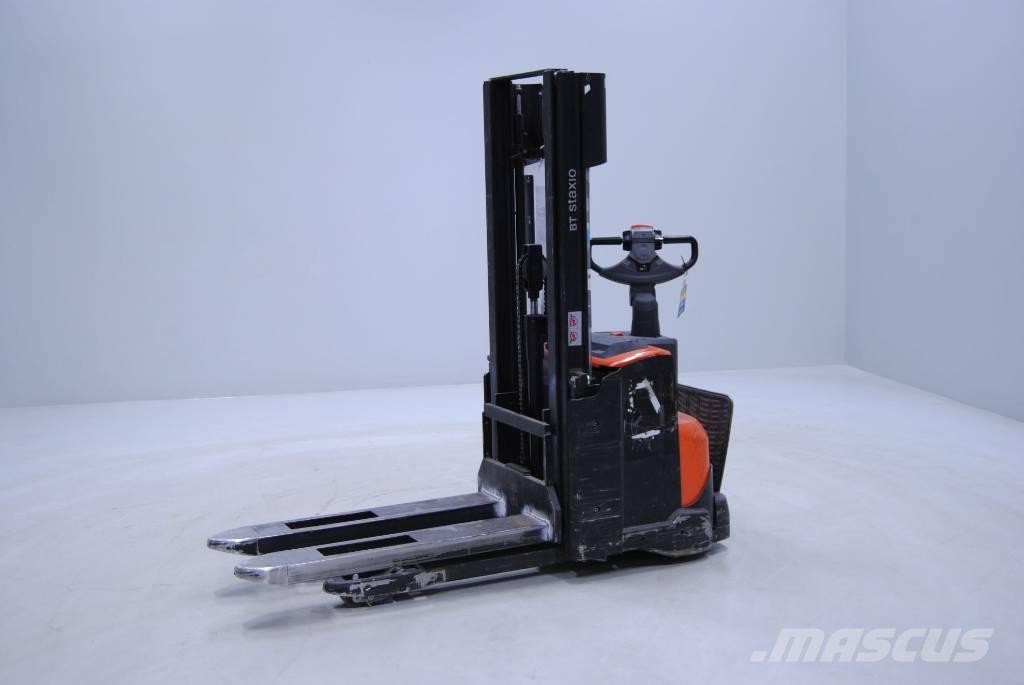 Toyota SWE140L 行走控制式堆積機