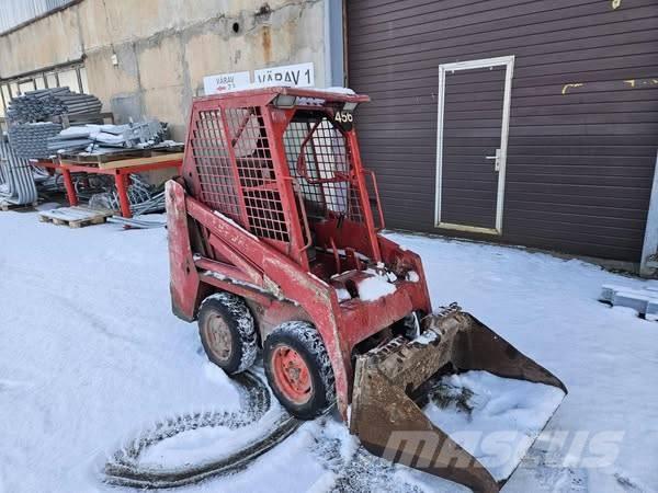 Bobcat 463 滑移轉向裝載機