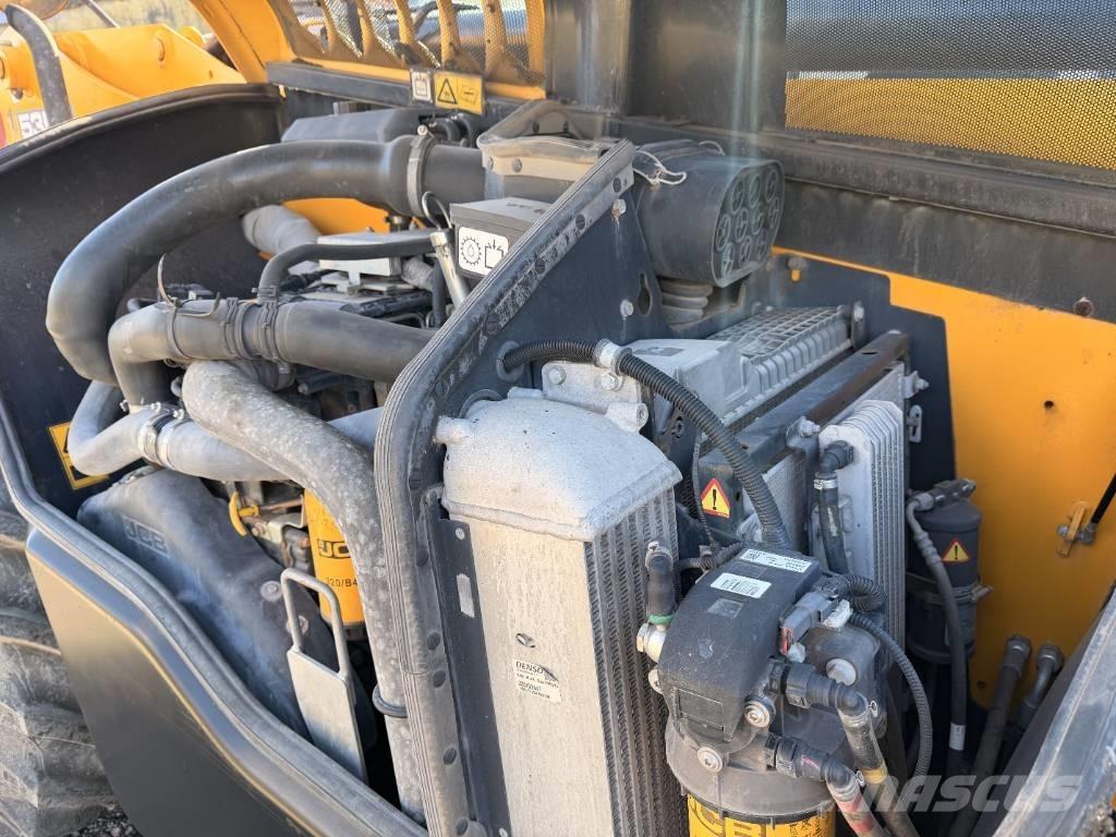 JCB 535-95 伸縮臂操作車