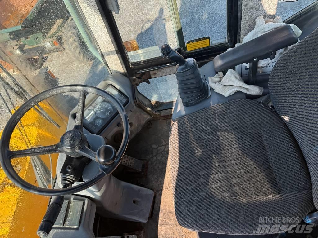 Liebherr L 522 輪胎式裝載機