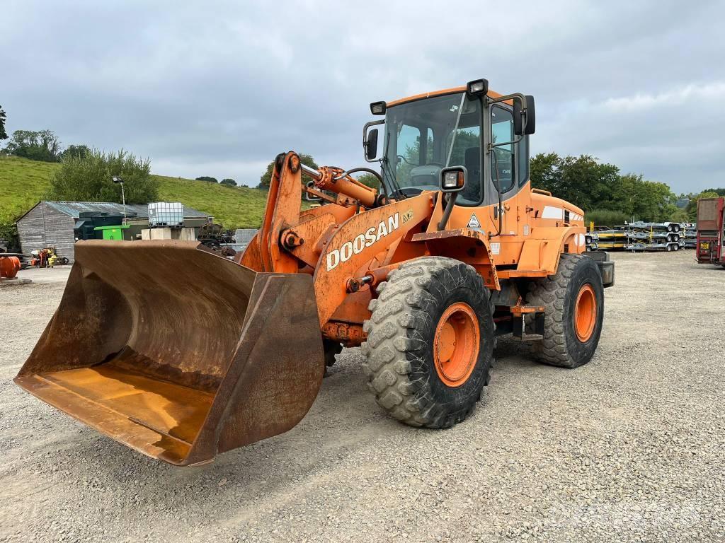 Doosan DL 200 輪胎式裝載機