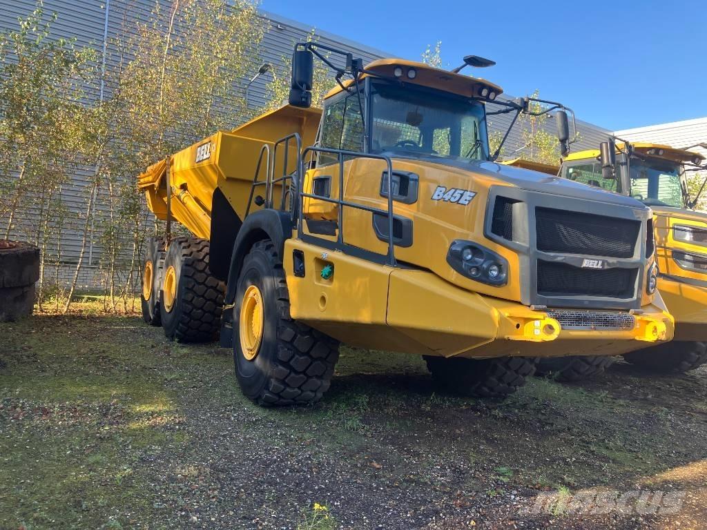 Bell B45E 6x6 鉸接式起吊車