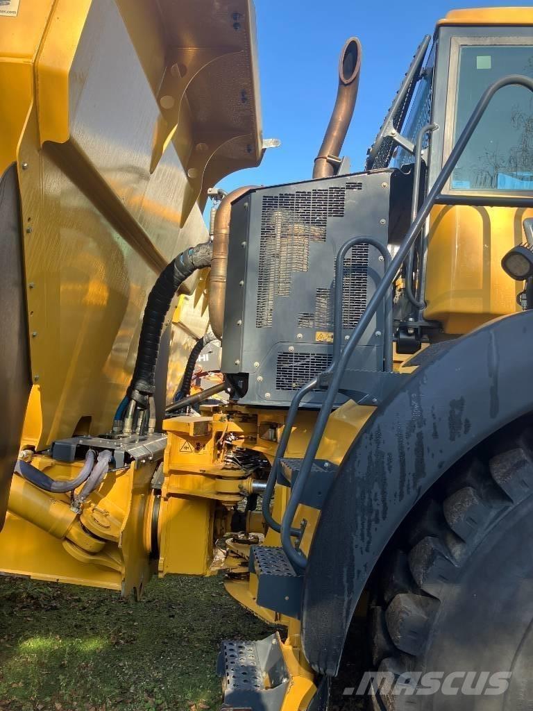 Bell B45E 6x6 鉸接式起吊車