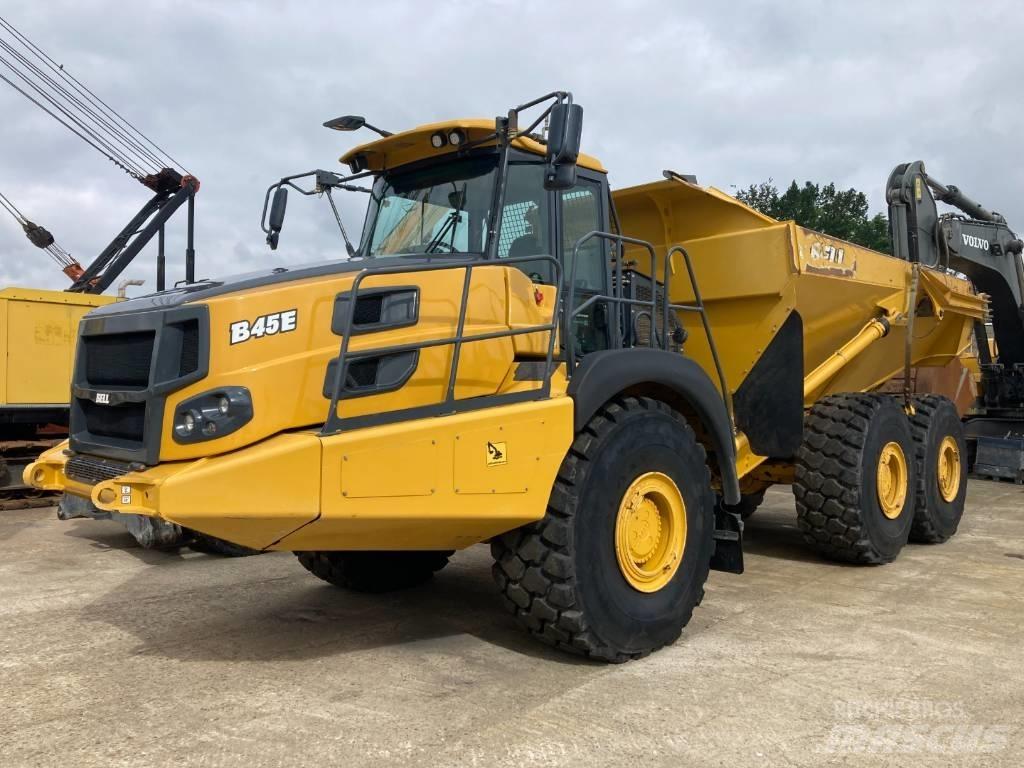 Bell B45E 6x6 鉸接式起吊車