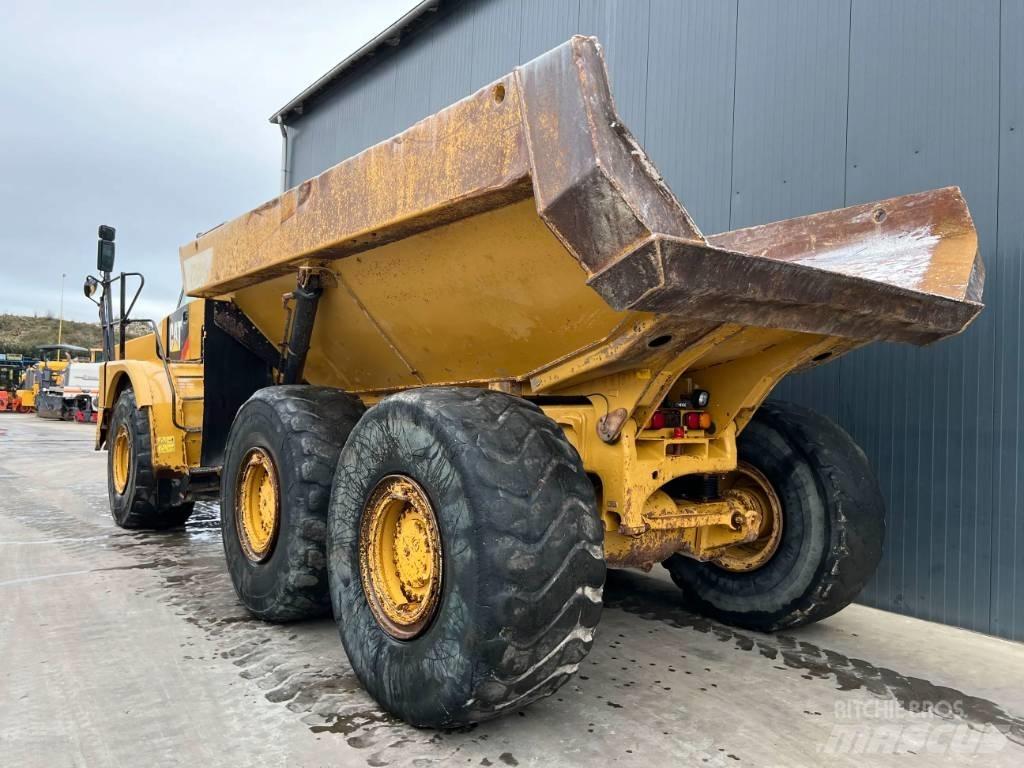 CAT 735B 鉸接式起吊車