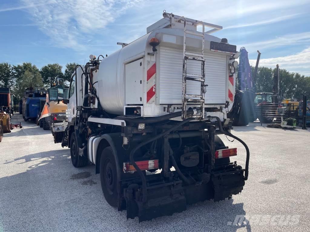 Unimog U20 Bluetec 5 瀝青噴灑器
