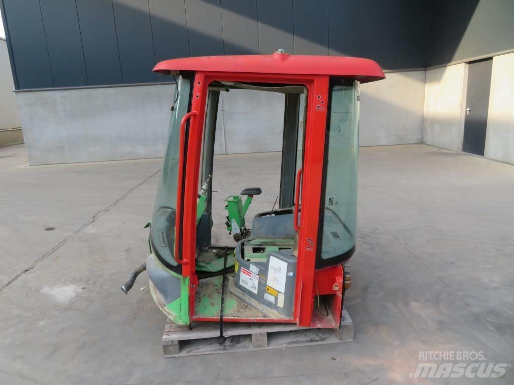 Volvo L30B / L35B 駕駛室與內部