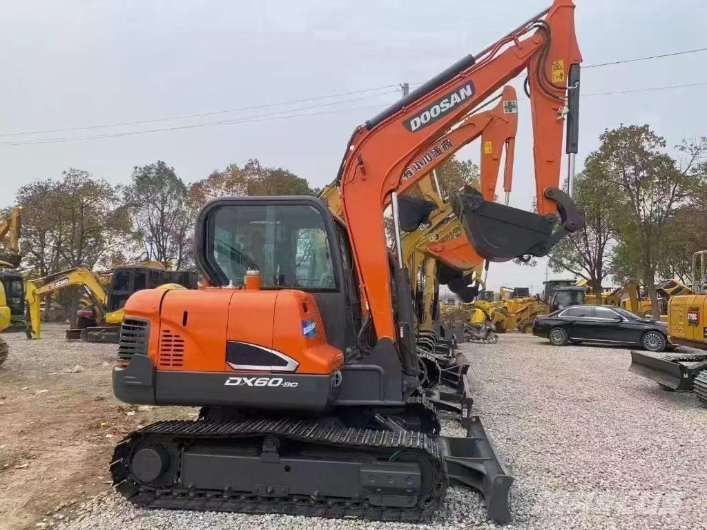 Doosan DX 60 履帶式 挖土機/掘鑿機/挖掘機