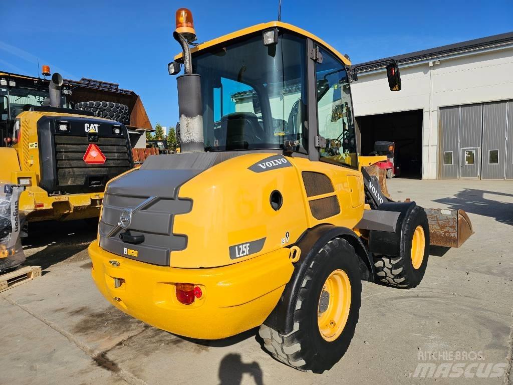 Volvo L 25 F 輪胎式裝載機