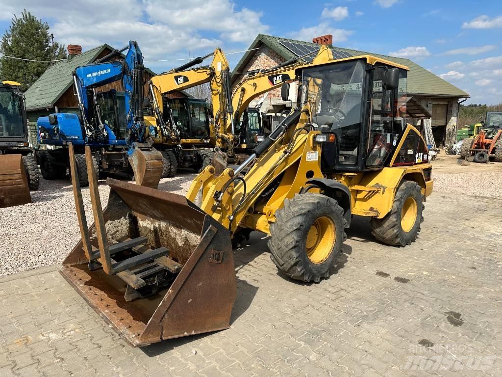 CAT 908 輪胎式裝載機