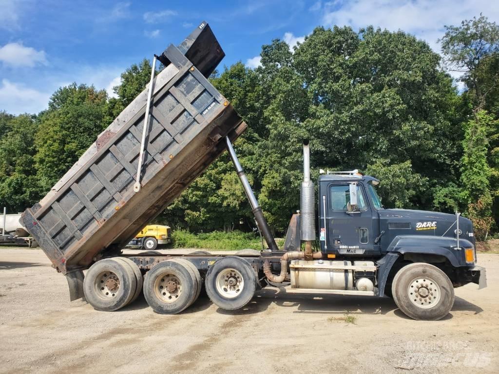 Mack CL713 傾卸式卡車