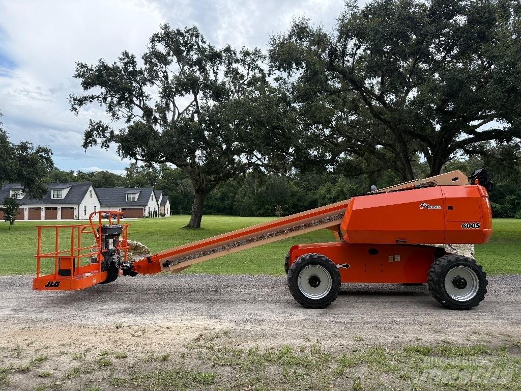 JLG 600 S 伸縮臂高空作業車
