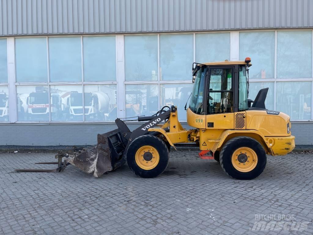Volvo L 30 G  2017     CE 輪胎式裝載機
