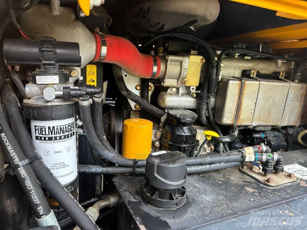 JCB 6 TST 側卸礦車