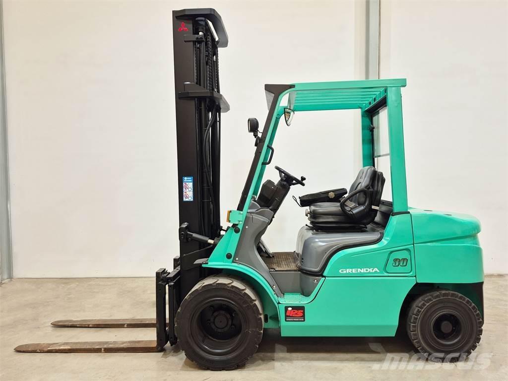 Mitsubishi FD30NTD 柴油卡車