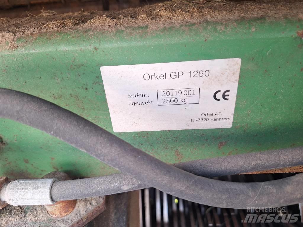 Agronic 1302 RR 圓型牧草打包機