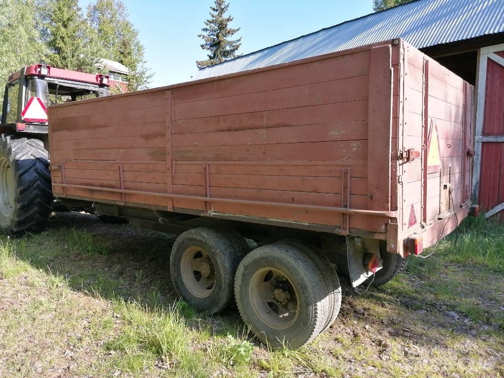  Perävaunu n. 10m3 運糧車