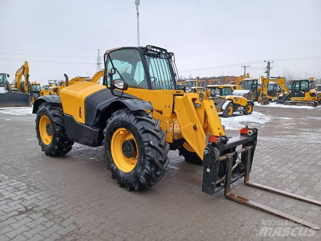 JCB 531-70 伸縮臂操作車