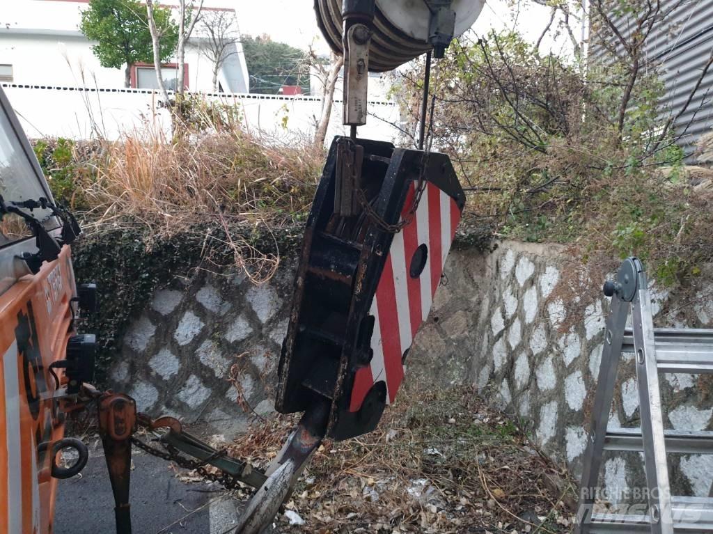 Demag AC 200 全路面起重機/吊車