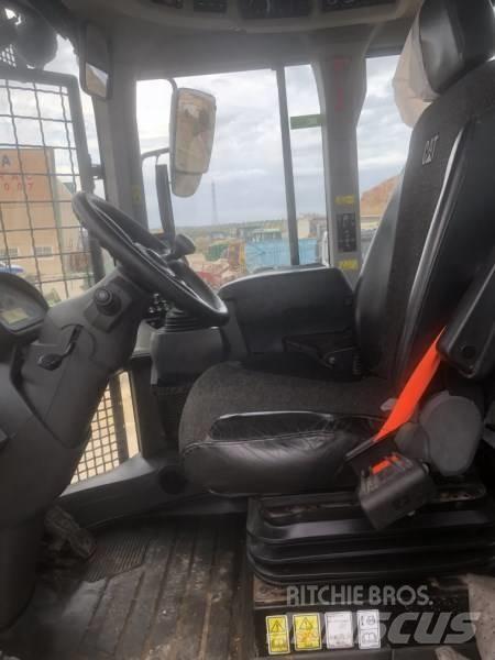 CAT 926M 輪胎式裝載機