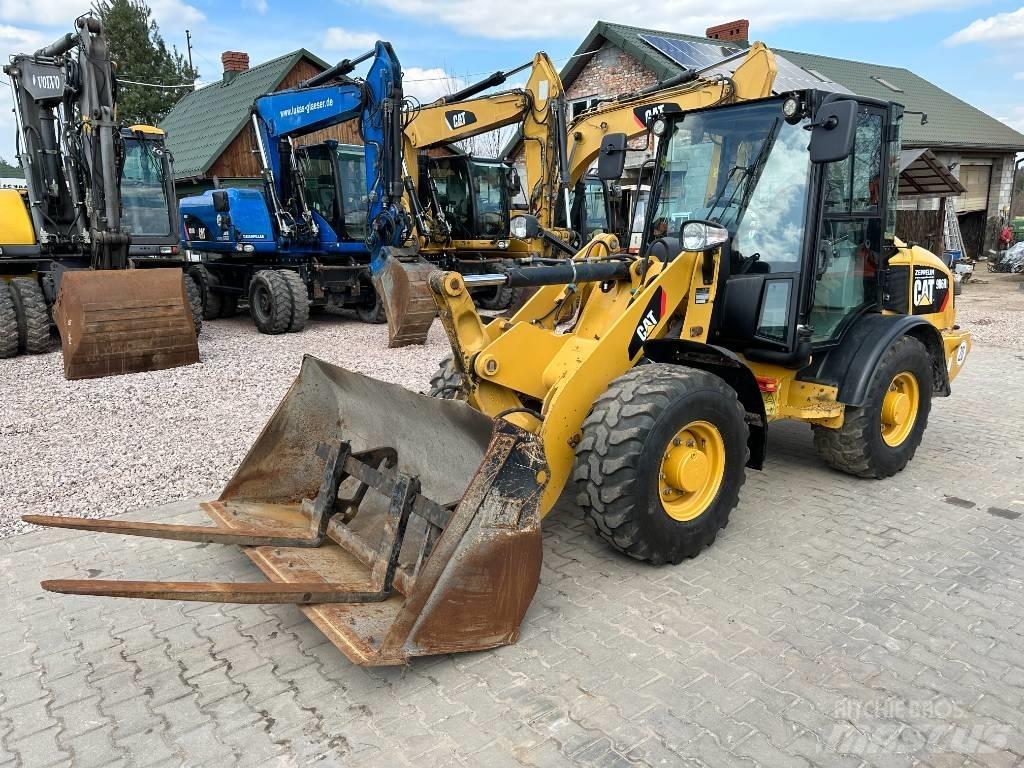 CAT 906 H 2 輪胎式裝載機
