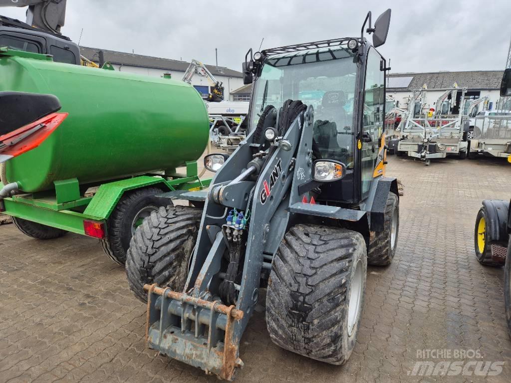 GiANT G3500 小型裝載機