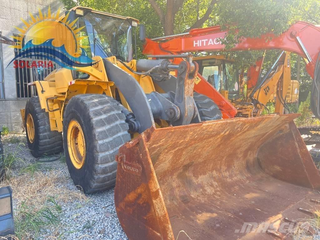 Volvo L 120 輪胎式裝載機