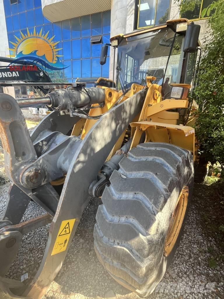 Volvo L 120 輪胎式裝載機