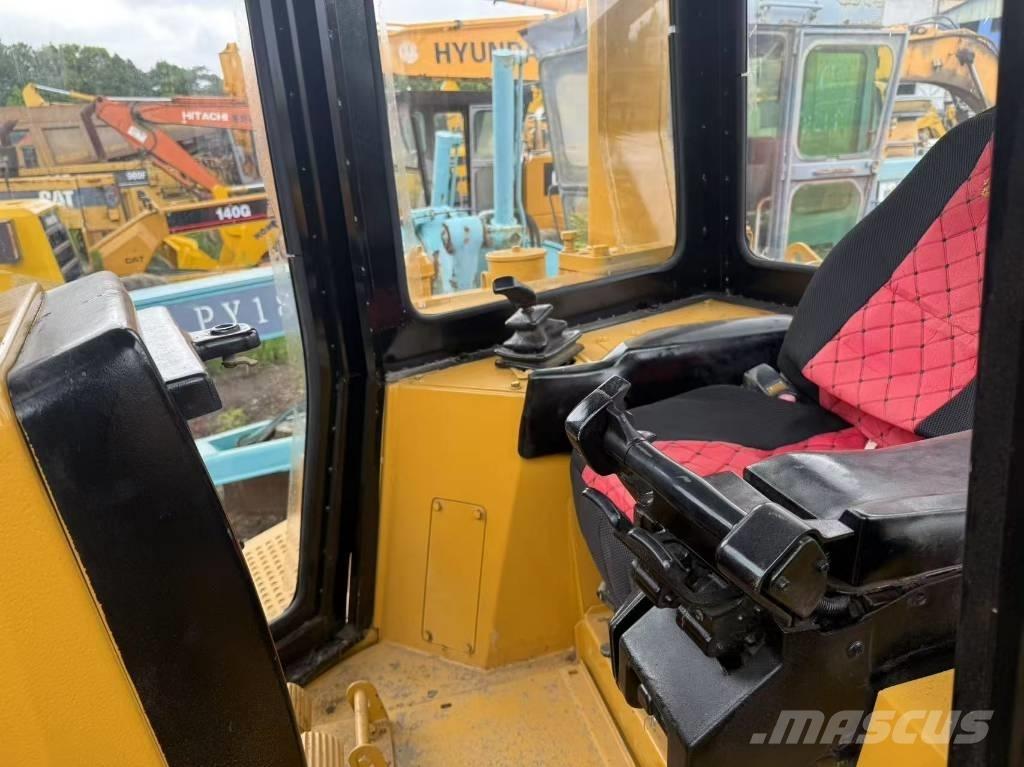 CAT D 6 R 履帶推土機