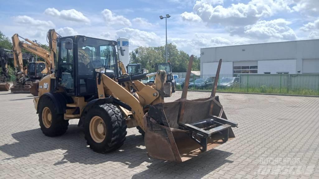 CAT 908 M 輪胎式裝載機