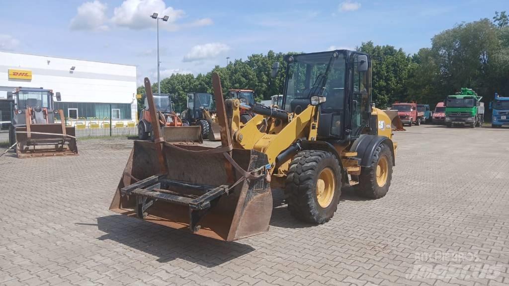 CAT 908 M 輪胎式裝載機