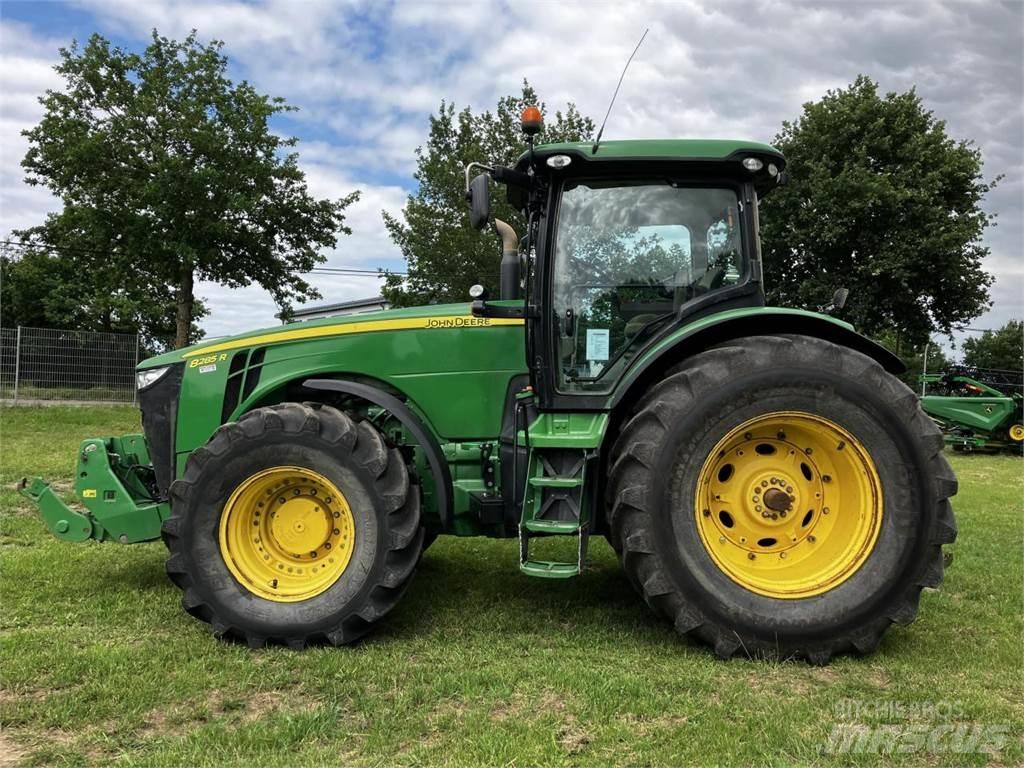 John Deere 8285R 曳引機