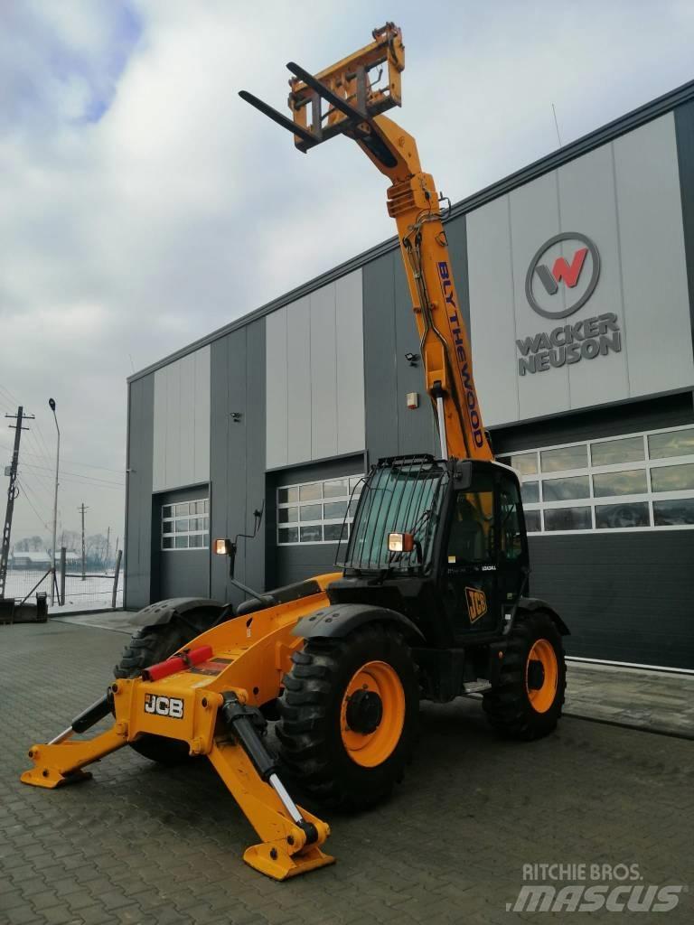 JCB 535-125 伸縮輪式裝載機