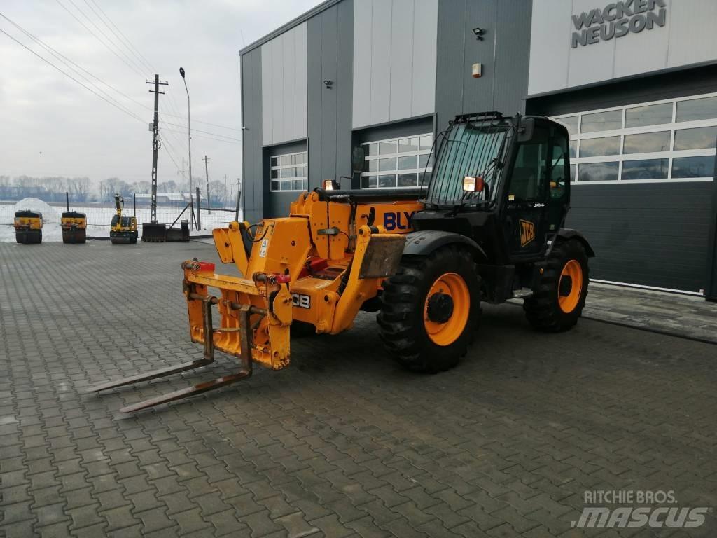 JCB 535-125 伸縮輪式裝載機