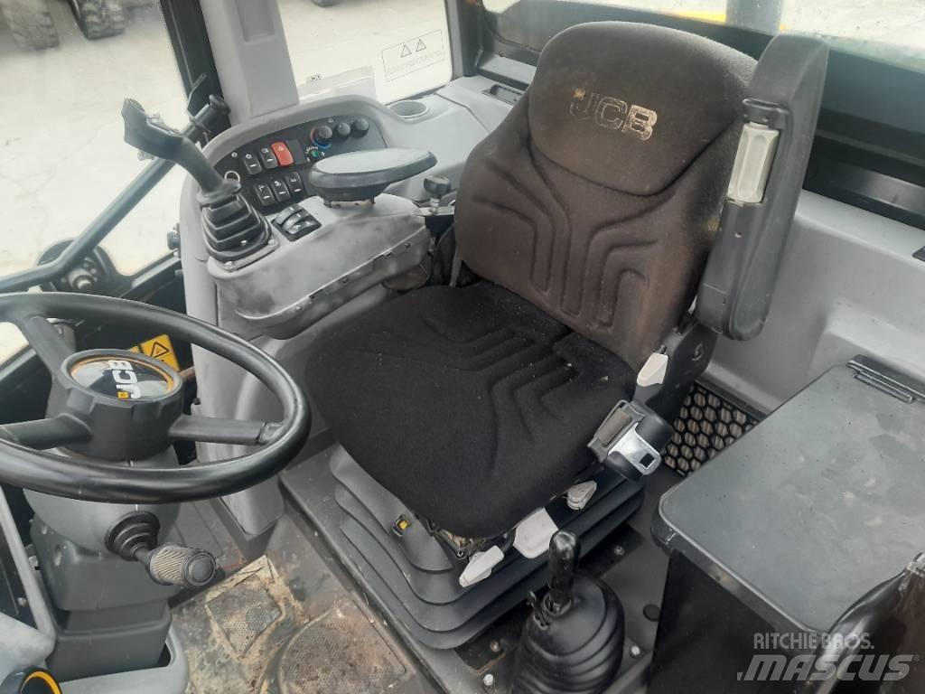 JCB TM 320 S 農業用伸縮臂裝載機