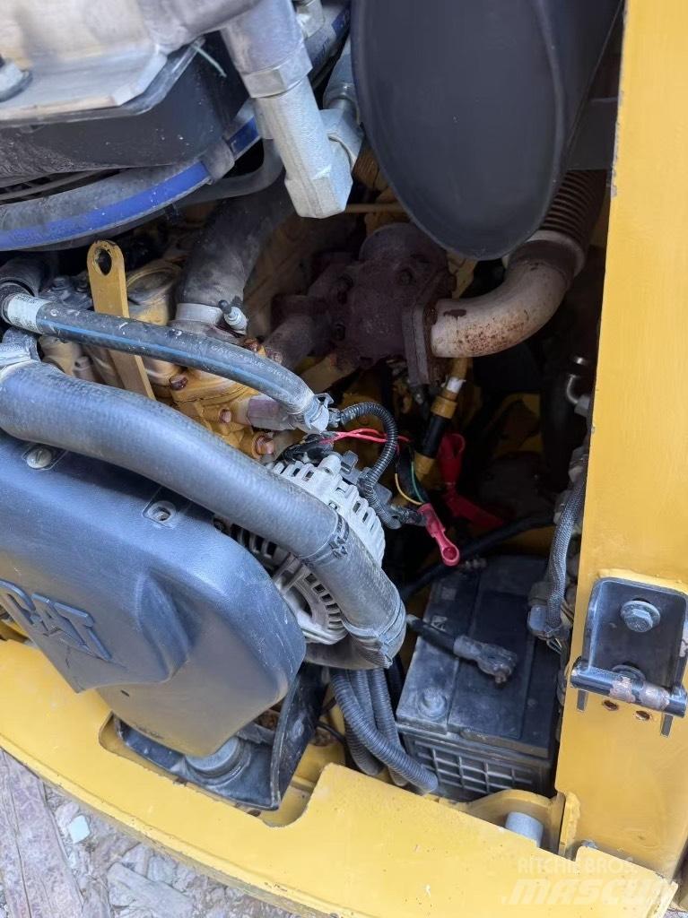 CAT 226 B 3 滑移轉向裝載機