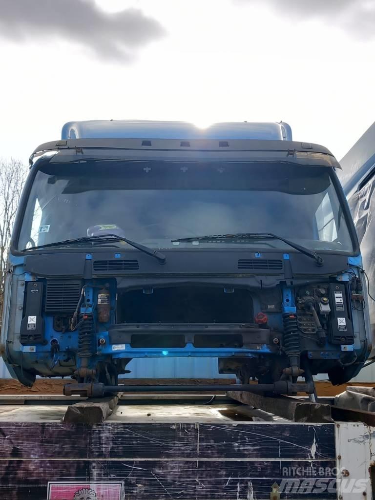 Volvo FM 9.320 駕駛室與內部