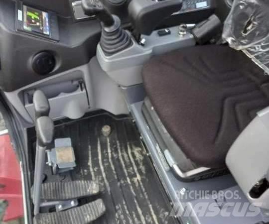 Takeuchi TB 240 DPF 小型挖土機/掘鑿機<7t(小型挖掘機)