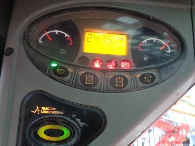 Bobcat S130 滑移轉向裝載機