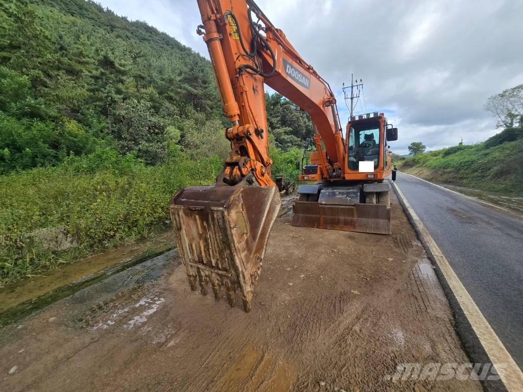 Doosan DX 210 W 旋轉式挖土機/掘鑿機/挖掘機