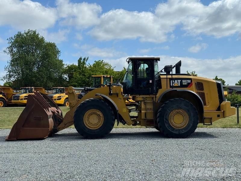 CAT 982 M 輪胎式裝載機