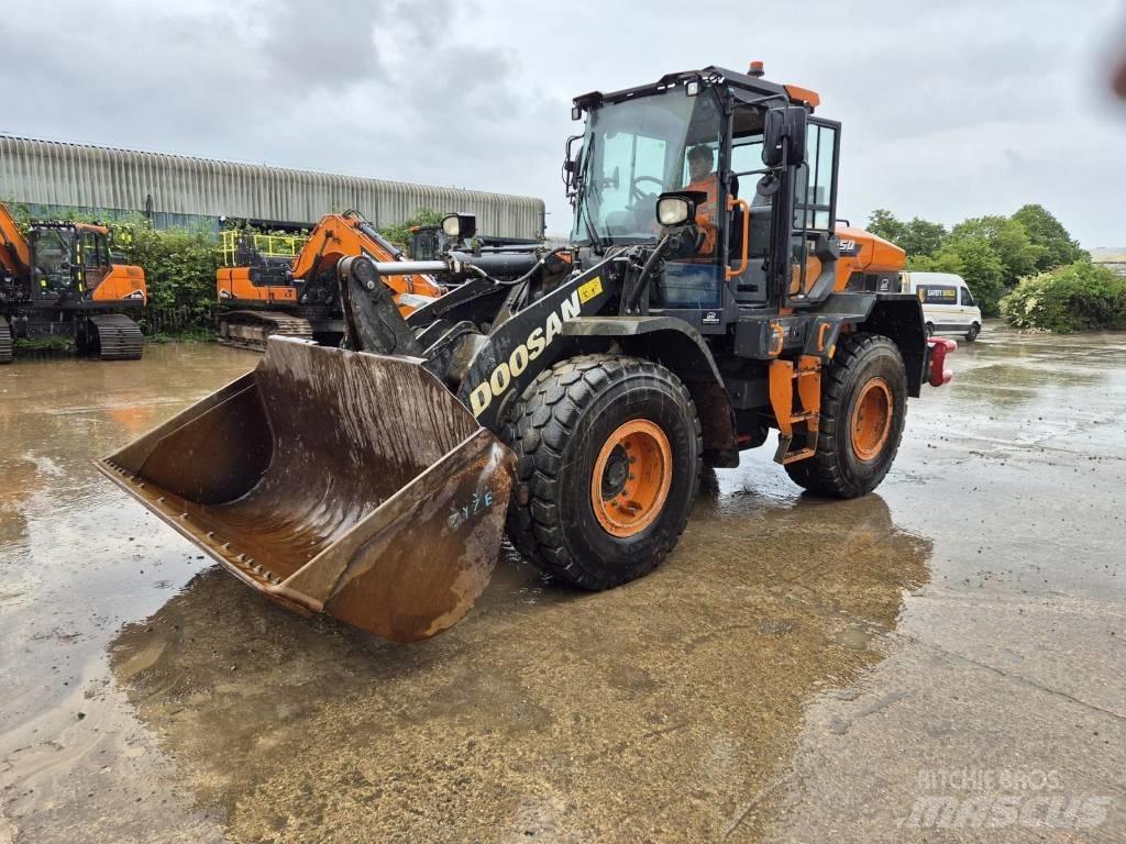 Doosan DL 250-7 輪胎式裝載機